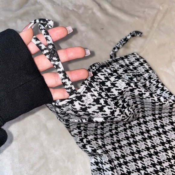 Tight checkered dress - Picture 4 of 5